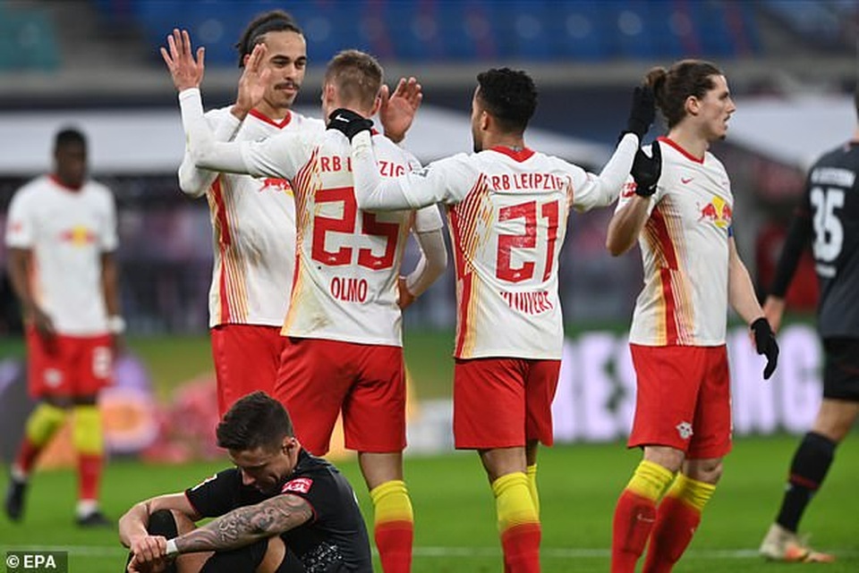 Bayern Munich hòa thất vọng, Dortmund thua đậm khi vắng Haaland - 5 Bayern Munich hòa thất vọng, Dortmund thua đậm khi vắng Haaland - 5
