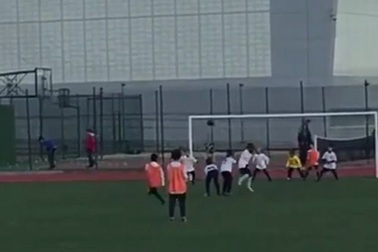 C.Ronaldo “nở mày nở mặt” vì bàn thắng từ chấm đá phạt của quý tử