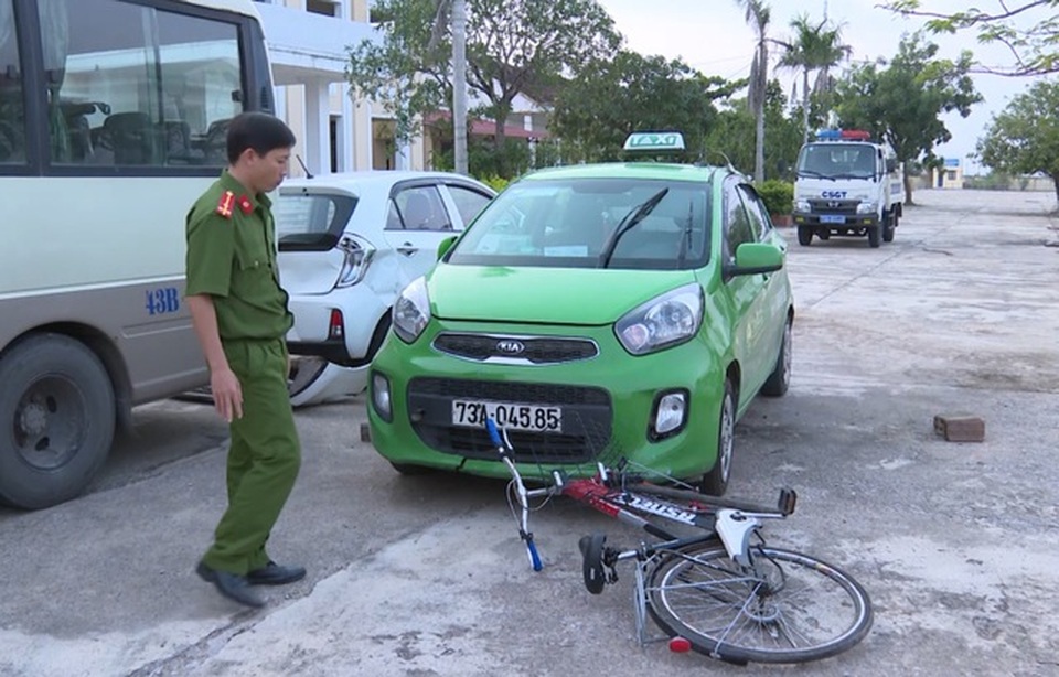Phạt tù người gây tai nạn, kéo lê nạn nhân hơn 1,5 km rồi bỏ trốn - 2 Phạt tù người gây tai nạn, kéo lê nạn nhân hơn 1,5 km rồi bỏ trốn - 2