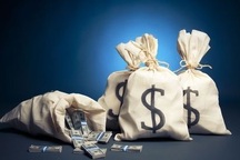 Giới triệu phú dùng tiền làm gì trong năm 2016?