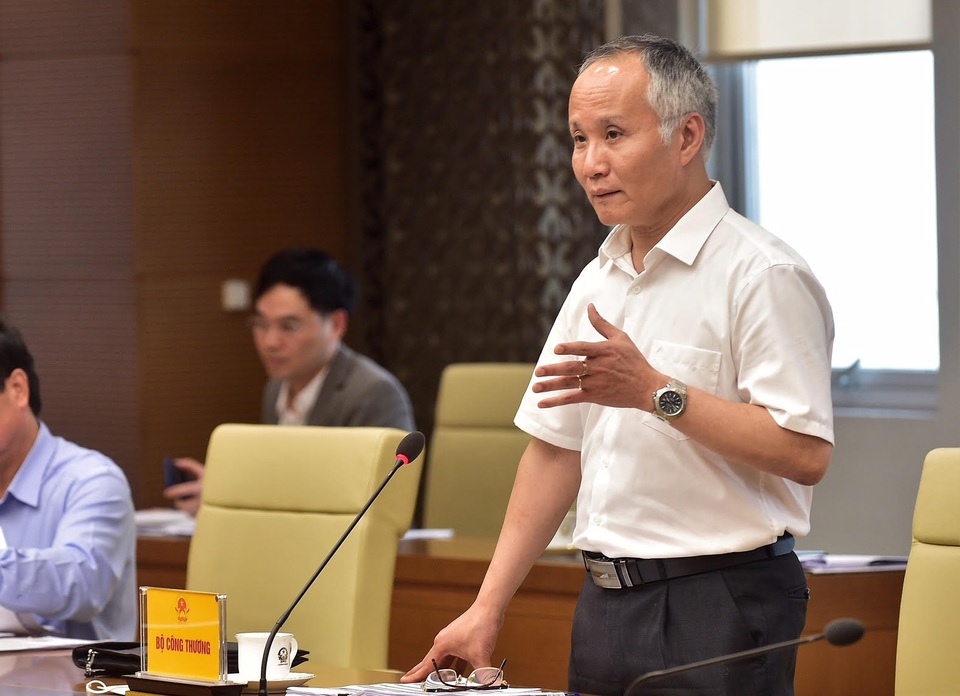 Nghiêm khắc phê bình Bộ Công Thương, Tài chính về xuất khẩu gạo - 1 Nghiêm khắc phê bình Bộ Công Thương, Tài chính về xuất khẩu gạo - 1