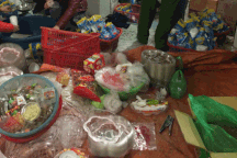 Tiêu huỷ gần nửa tấn nguyên liệu mứt, kẹo không rõ nguồn gốc