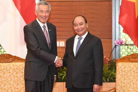 Thủ tướng Nguyễn Xuân Phúc gặp song phương Thủ tướng Singapore