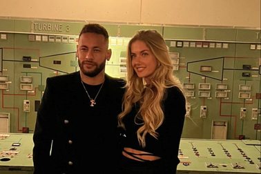 Neymar đẹp đôi xuất hiện cùng nữ vận động viên quyến rũ nhất thế giới