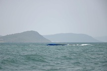 Lật sà lan chở gạch trên biển Phú Quốc, 1 người mất tích