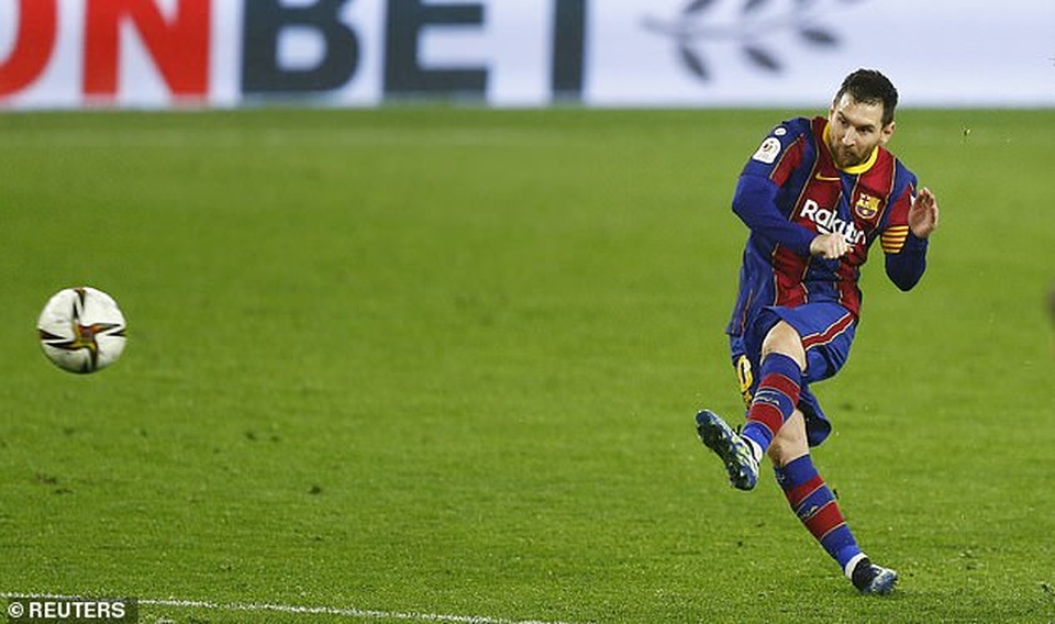 Rakitic khiến Barcelona ôm hận trước Sevilla - 1 Rakitic khiến Barcelona ôm hận trước Sevilla - 1