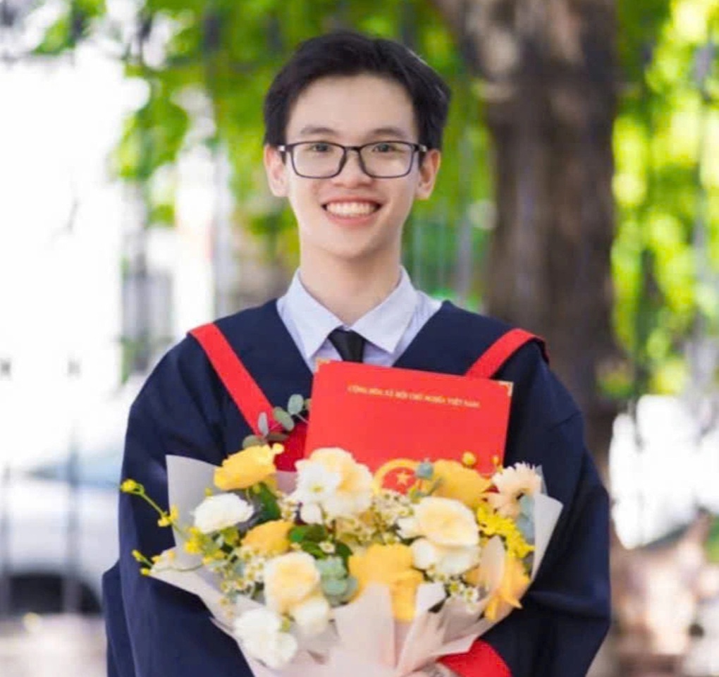 Thí sinh duy nhất đạt điểm 30/30 khối B: Học ngày 10 tiếng, trừ lúc ăn ngủ - 1 Thí sinh duy nhất đạt điểm 30/30 khối B: Học ngày 10 tiếng, trừ lúc ăn ngủ - 1