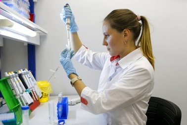 5 tỷ liều vắc xin Covid-19 "có chủ", Mỹ công bố hợp đồng 1,5 tỷ USD