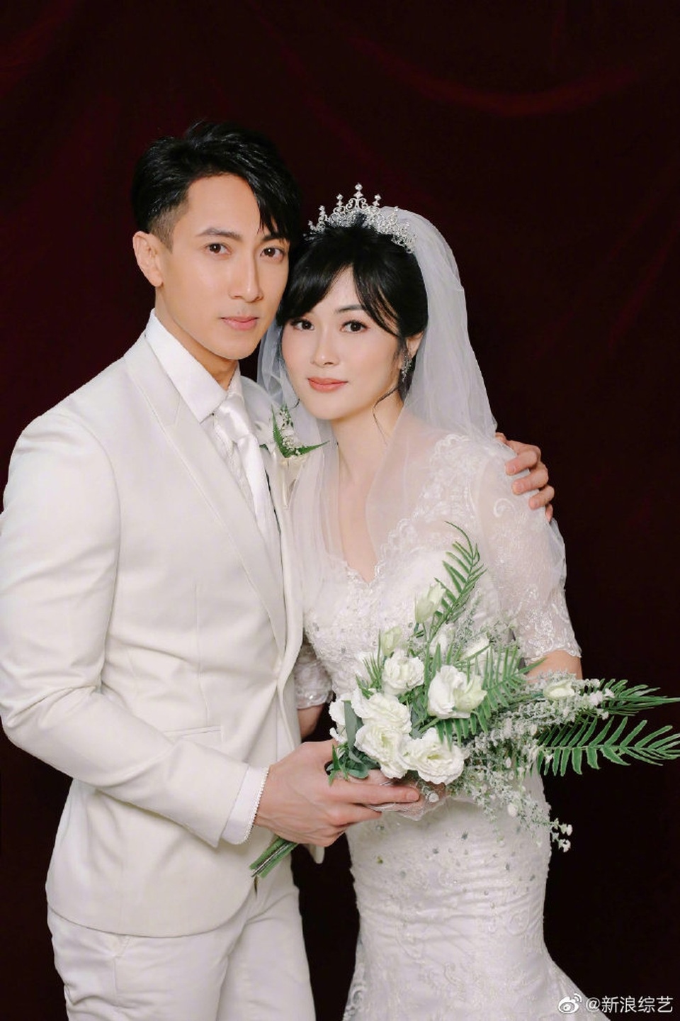 “Nam thần xứ Đài” chụp ảnh cưới sau hơn 11 năm bí mật kết hôn - 2 “Nam thần xứ Đài” chụp ảnh cưới sau hơn 11 năm bí mật kết hôn - 2