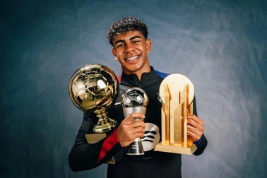 Lamine Yamal tuyên bố bất ngờ khi mất giải Quả bóng vàng