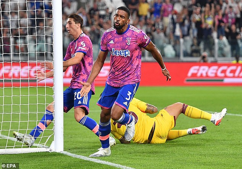 Juventus thoát thua kịch tính trong trận cầu 4 thẻ đỏ - 1 Juventus thoát thua kịch tính trong trận cầu 4 thẻ đỏ - 1