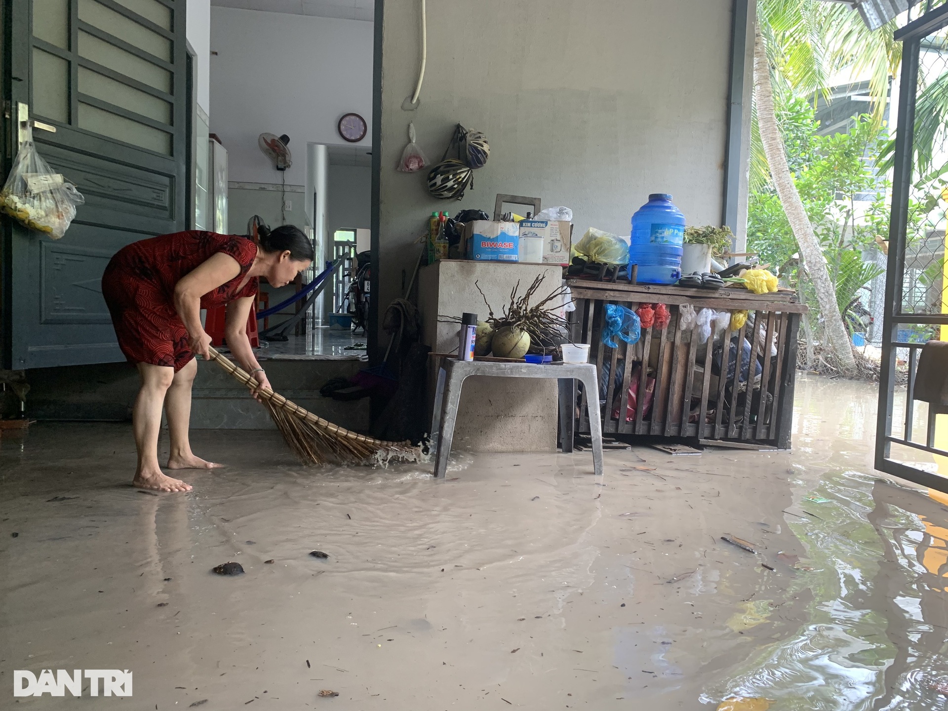 Nhiều người ở Bình Dương không dám ngủ ở nhà vì trận mưa lớn nhất trong năm - 11 Nhiều người ở Bình Dương không dám ngủ ở nhà vì trận mưa lớn nhất trong năm - 11