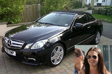 Cựu hoa hậu Anh được hôn phu tặng ô tô Mercedes