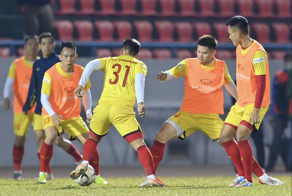 Tuyển Việt Nam 3-2 U22 Việt Nam: Văn Quyết, Đức Chinh ghi bàn - 33 Tuyển Việt Nam 3-2 U22 Việt Nam: Văn Quyết, Đức Chinh ghi bàn - 33
