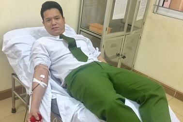 Trung úy công an vượt hàng chục km hiến máu cứu người đang nguy kịch