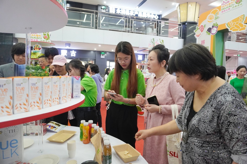 Người tiêu dùng Trung Quốc: Hoa quả sấy FVF của Việt Nam ngon khác biệt - 1 Người tiêu dùng Trung Quốc: Hoa quả sấy FVF của Việt Nam ngon khác biệt - 1