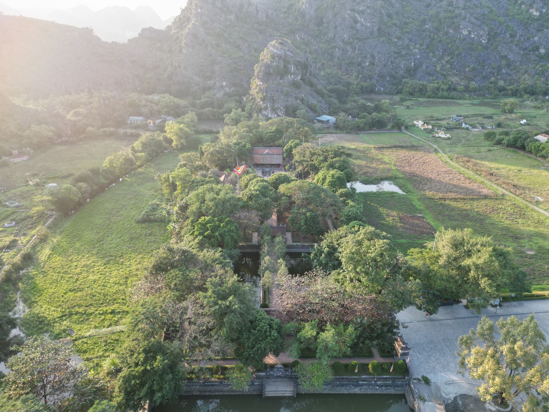 Đền thờ hai vị vua đặc biệt nhất triều đại phong kiến Việt Nam - 2