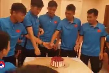 Xuân Trường định "chơi khăm" thầy Park nhưng không thành