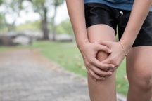 Thường xuyên nhức đầu gối về đêm, nam sinh bất ngờ phát hiện ung thư xương