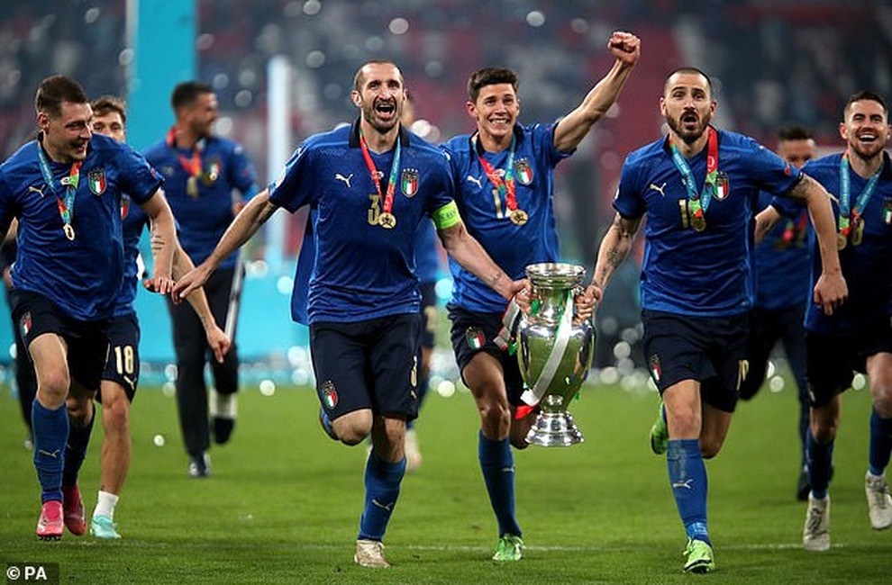 Bonucci châm chọc đội tuyển Anh sau trận chung kết Euro 2020 - 2 Bonucci châm chọc đội tuyển Anh sau trận chung kết Euro 2020 - 2