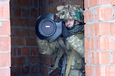 So sánh lực lượng Nga - Ukraine giữa lúc biên giới "nóng rực"