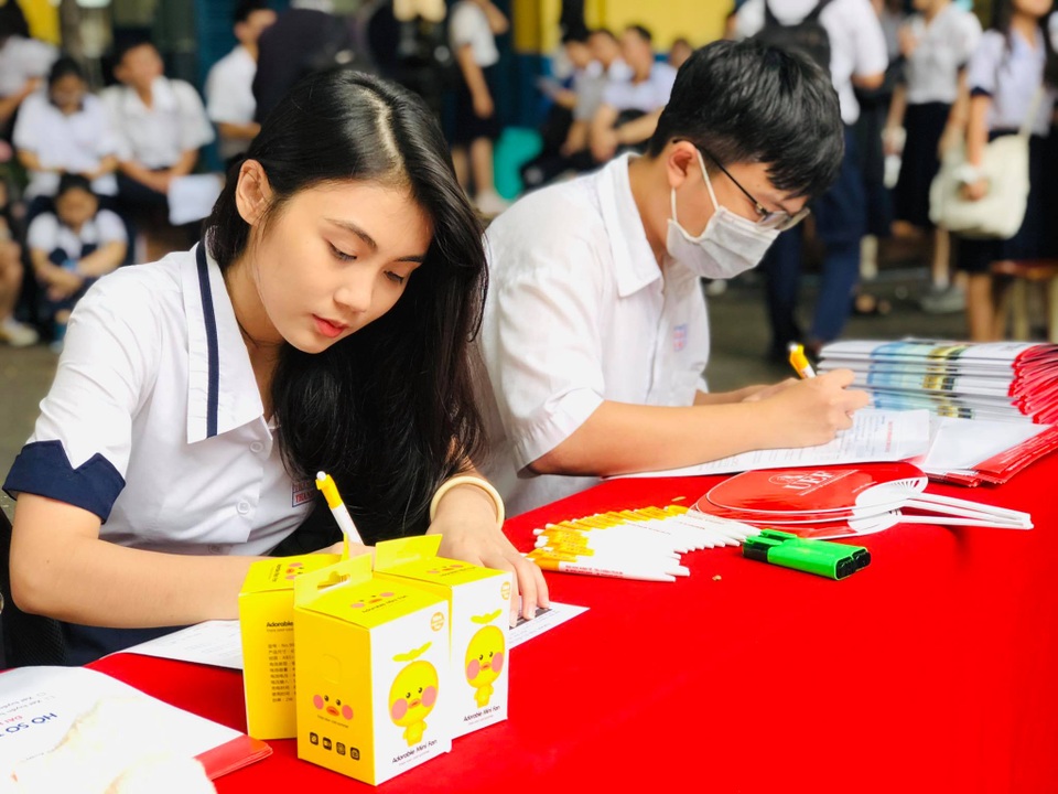 Điều chỉnh nguyện vọng song song xét tuyển học bạ vào các ngành học xu hướng - 1 Điều chỉnh nguyện vọng song song xét tuyển học bạ vào các ngành học xu hướng - 1