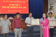 HĐND Bạc Liêu tổng kết nhiệm kỳ, Chủ tịch tỉnh tặng bằng khen PV Dân trí