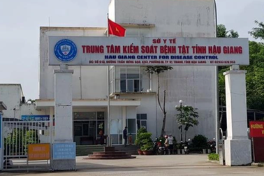 Vụ trả lại 450 triệu đồng của Việt Á: Cách chức Giám đốc CDC Hậu Giang