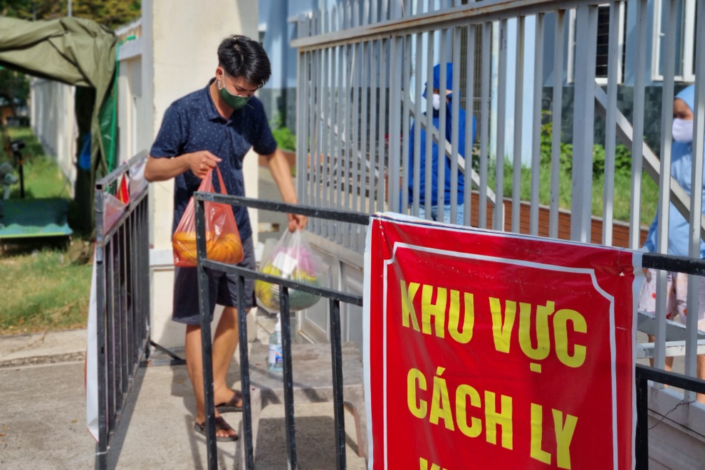 Hội chị em đi chợ giúp người dân khu phong tỏa: Bà con cần gì cứ order! - 7 Hội chị em đi chợ giúp người dân khu phong tỏa: Bà con cần gì cứ order! - 7