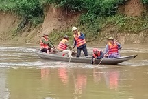 Nỗ lực tìm kiếm người đàn ông mất tích, nghi bị nước cuốn trôi