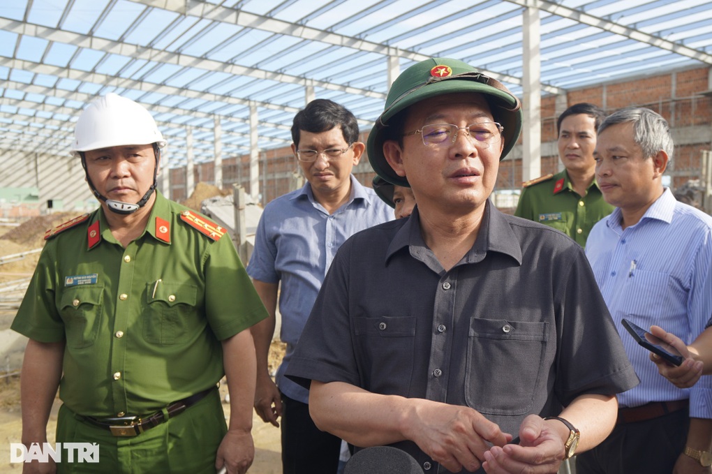 Hiện trường vụ sập tường khiến 5 người tử vong - 8 Hiện trường vụ sập tường khiến 5 người tử vong - 8