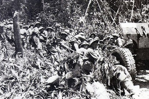 "Còn một khẩu pháo, một viên đạn cũng chiến đấu tới cùng"