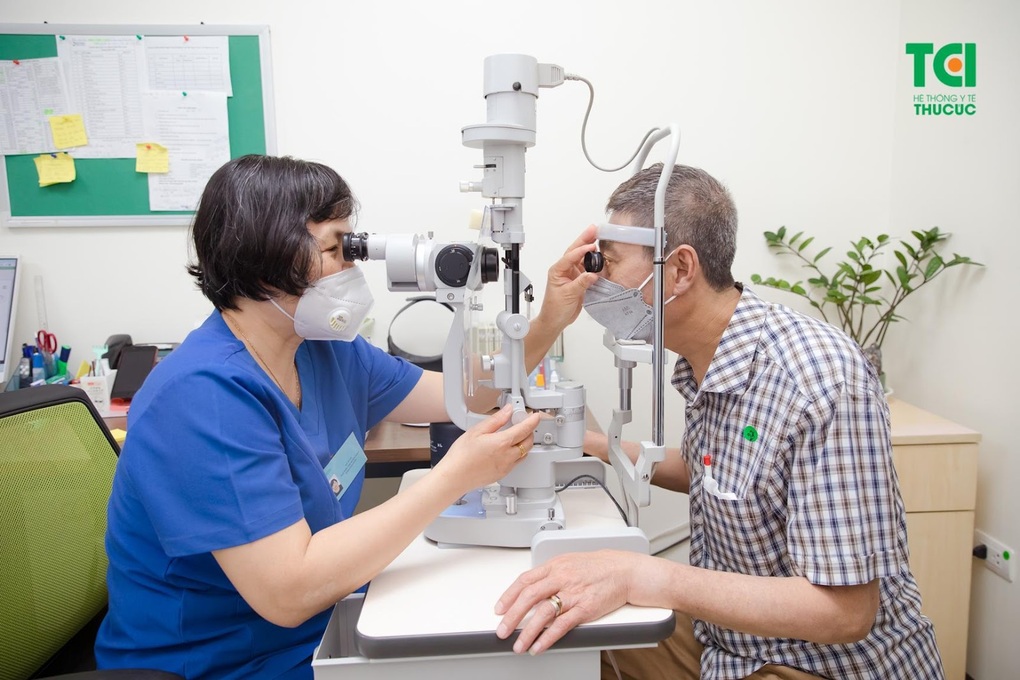 Thắp sáng đôi mắt tăng nhãn áp, đục thủy tinh thể nặng - 1 Thắp sáng đôi mắt tăng nhãn áp, đục thủy tinh thể nặng - 1