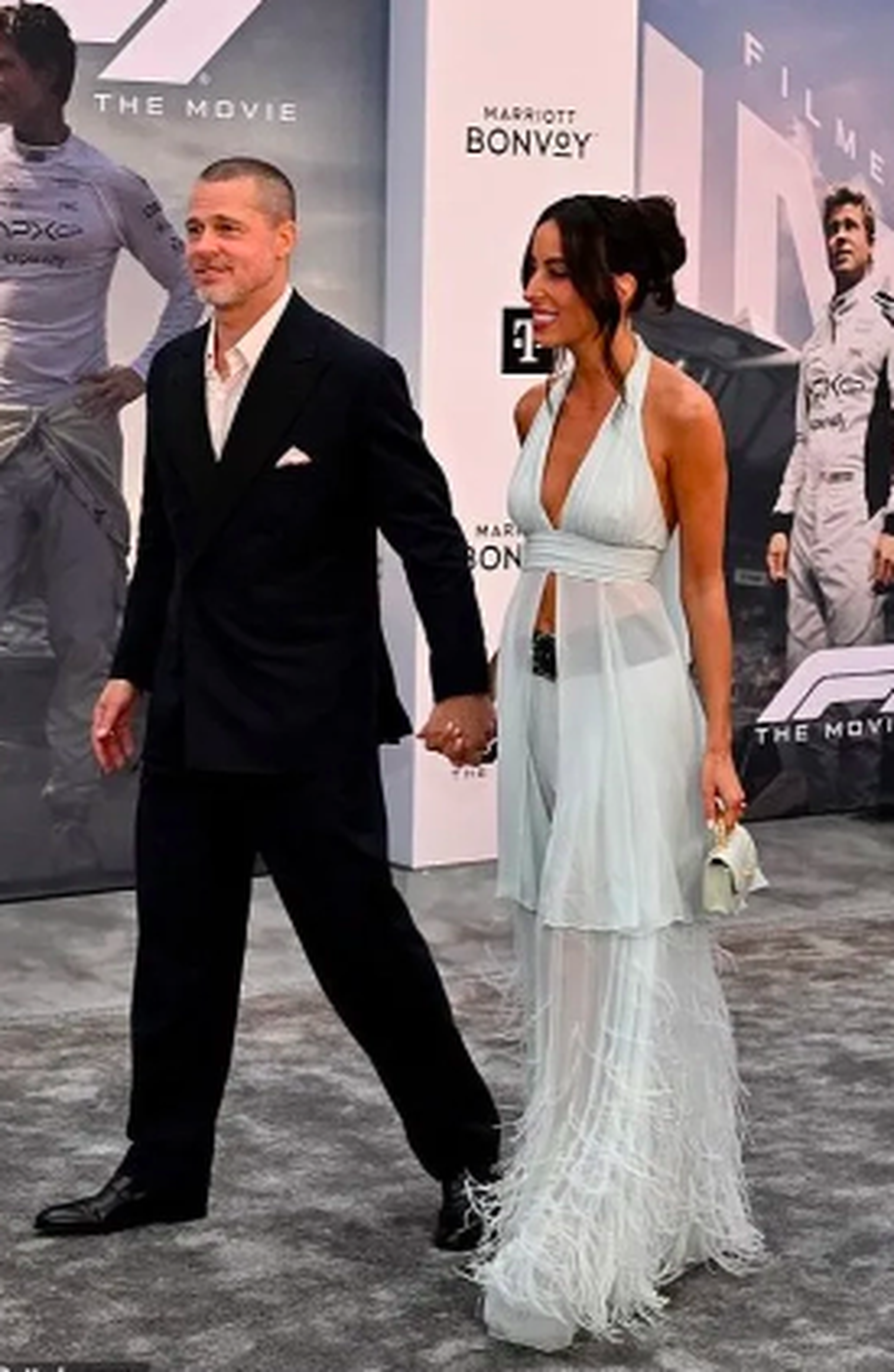 Hình ảnh đẹp đôi của quý ông hấp dẫn Brad Pitt và bạn gái kém 27 tuổi - 2 Hình ảnh đẹp đôi của quý ông hấp dẫn Brad Pitt và bạn gái kém 27 tuổi - 2