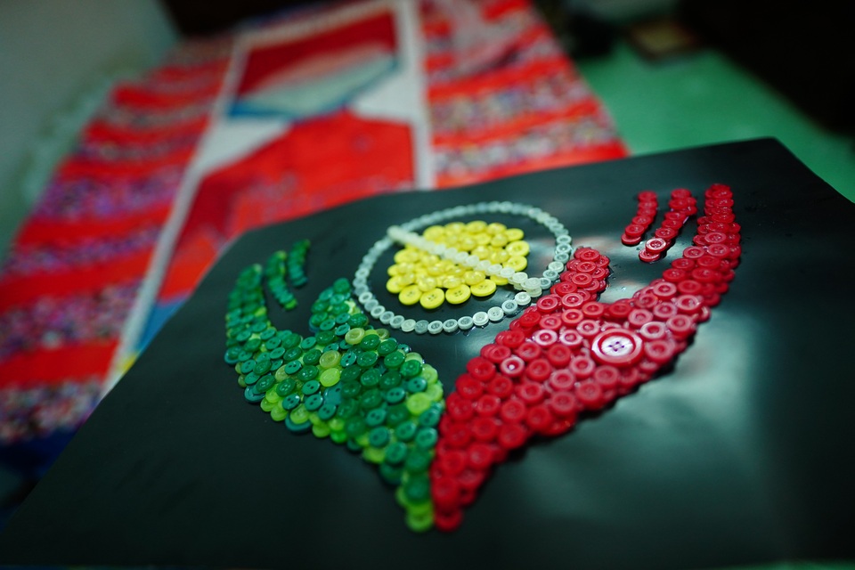 Chàng kỹ sư Hóa làm tranh cổ động chống dịch Covid-19 bằng nút áo - 9 Chàng kỹ sư Hóa làm tranh cổ động chống dịch Covid-19 bằng nút áo - 9