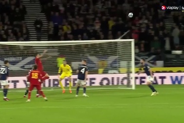 Ngôi sao Man Utd giúp Scotland hạ Tây Ban Nha