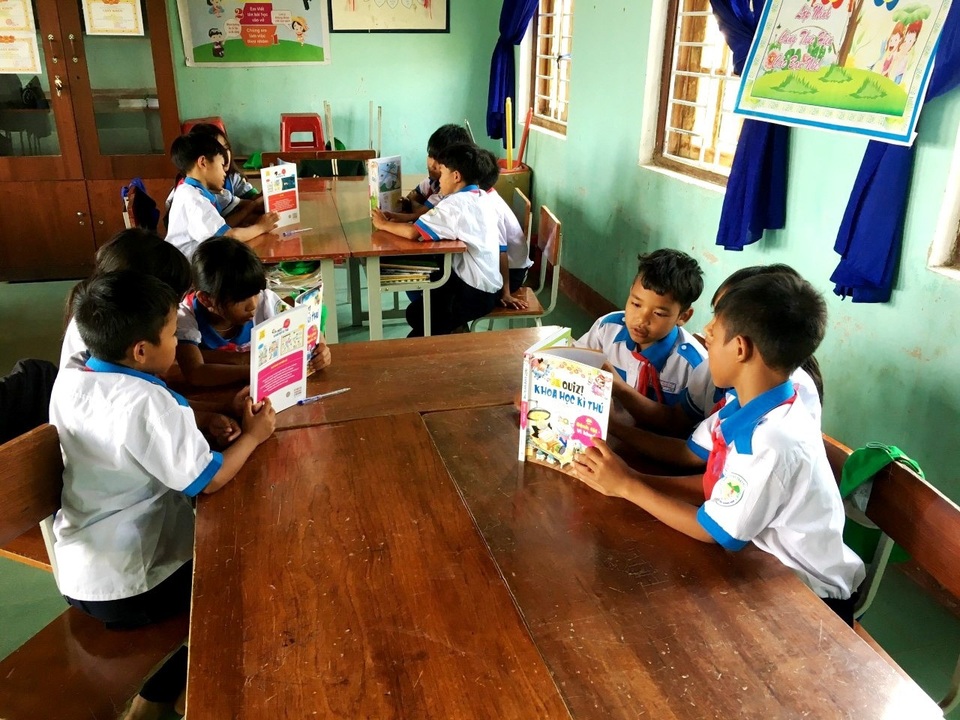 Lần đầu tiên huyện miền núi Nam Trà My đưa thư viện vào lớp học - 5 Lần đầu tiên huyện miền núi Nam Trà My đưa thư viện vào lớp học - 5