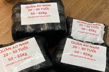 Người TPHCM “có gì góp nấy”, nấu cháo tiếp sức vì miền Trung lũ lụt