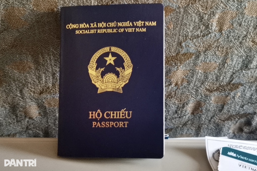 Pháp công nhận hộ chiếu mẫu mới của Việt Nam - 1 Pháp công nhận hộ chiếu mẫu mới của Việt Nam - 1
