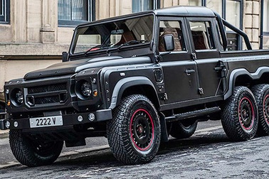 Land Rover Defender có pick-up sáu bánh