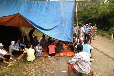 Dân vẫn ăn ngủ cùng kho thuốc trừ sâu