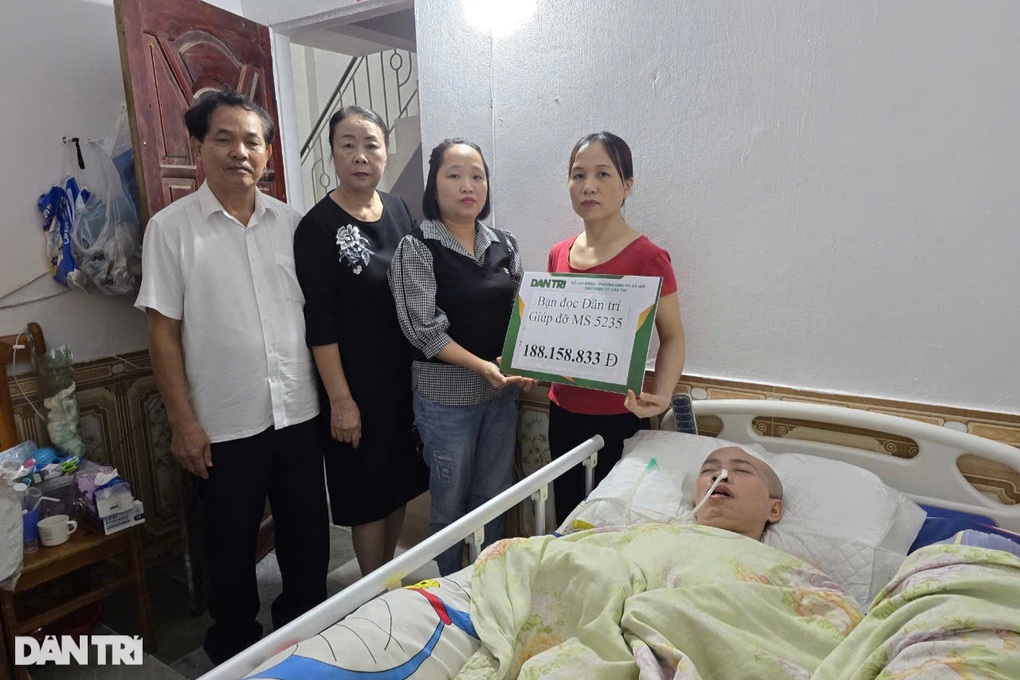 Gần 190 triệu đồng đến với người vợ ung thư chăm chồng tai biến - 1 Gần 190 triệu đồng đến với người vợ ung thư chăm chồng tai biến - 1