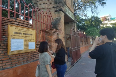 Nha Trang: Di tích nghìn năm tuổi đóng cửa, du khách ngậm ngùi ra về