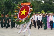 Tổ chức tang lễ 12 liệt sỹ Quân khu 7 sáng 8/12