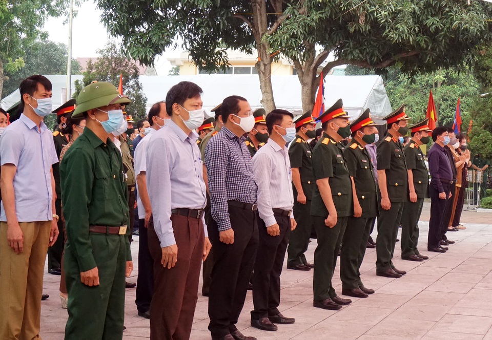 Trọng thể Lễ an táng 95 liệt sĩ quân tình nguyện và chuyên gia Việt Nam - 3 Trọng thể Lễ an táng 95 liệt sĩ quân tình nguyện và chuyên gia Việt Nam - 3