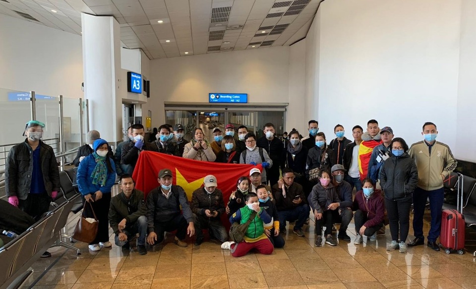 2 ngày, Việt Nam liên tiếp đón 700 công dân về nước - 4 2 ngày, Việt Nam liên tiếp đón 700 công dân về nước - 4