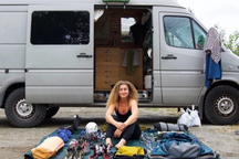 Cô gái Mỹ kể chuyện sống và hẹn hò trong một chiếc xe ô tô suốt 4 năm