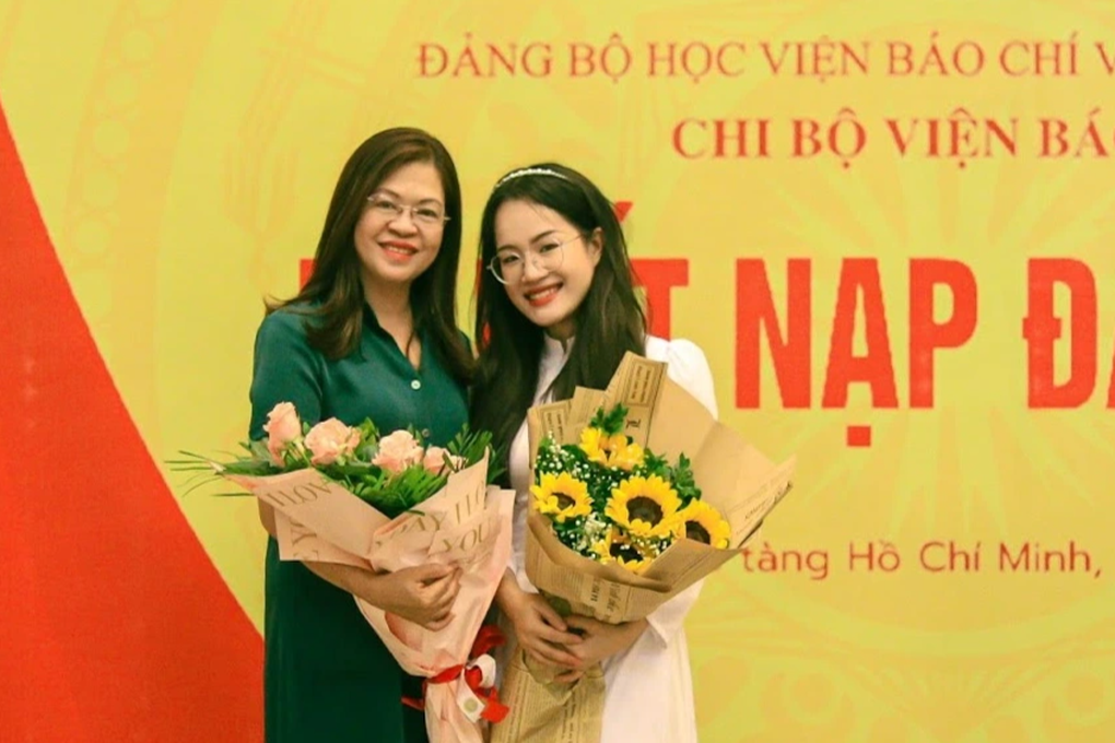 Nữ sinh dân tộc Nùng là đảng viên, thủ khoa, có bảng thành tích dài kể không hết - 6