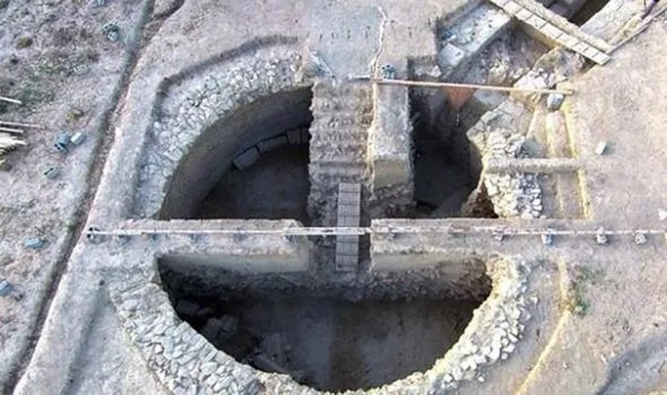 Sốc với cổ mộ chứa đầy vàng bạc, châu báu có một không hai trên thế giới - 3 Sốc với cổ mộ chứa đầy vàng bạc, châu báu có một không hai trên thế giới - 3