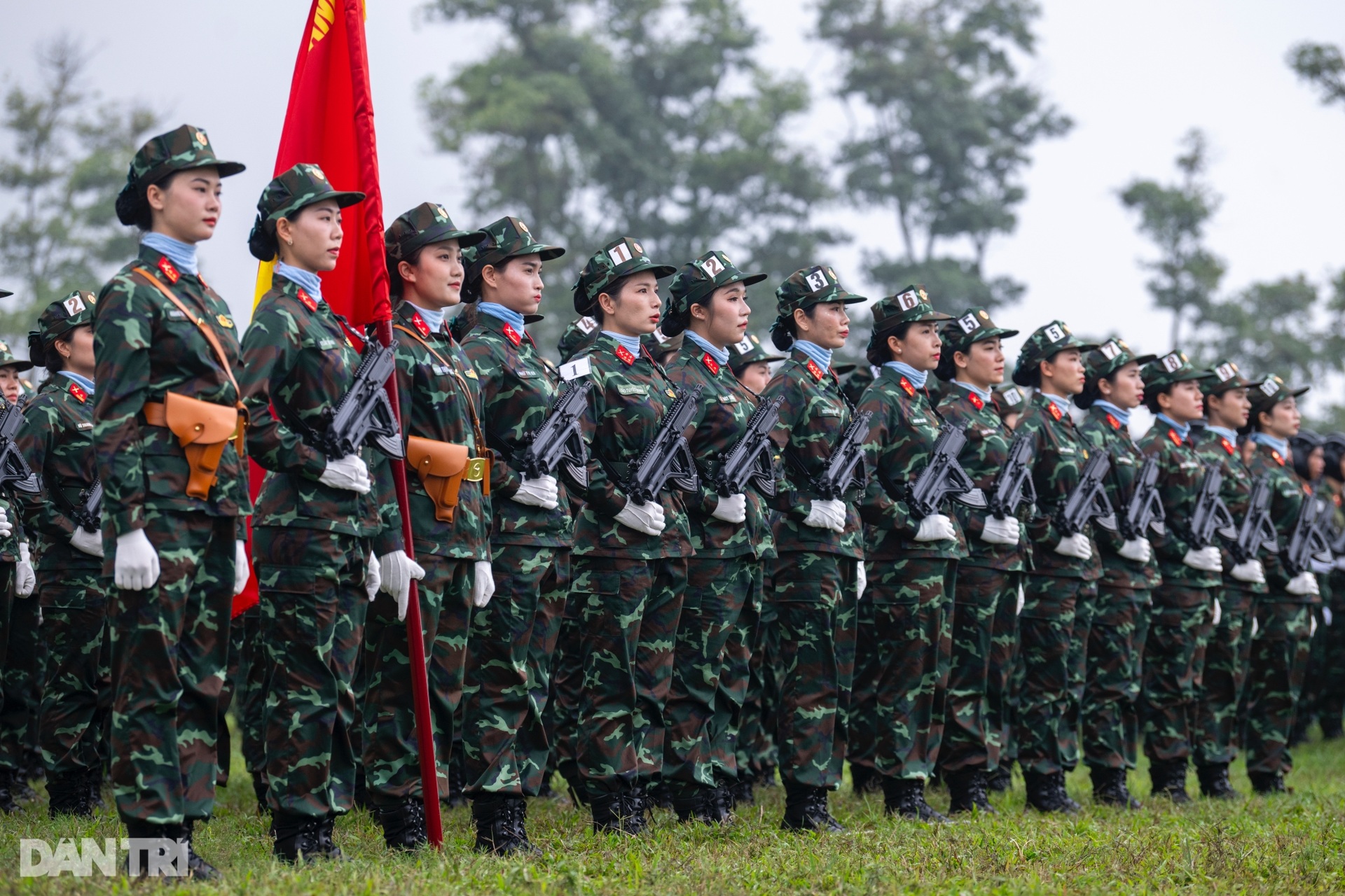 Ngắm các nữ chiến sĩ quân đội xinh đẹp luyện tập diễu binh, diễu hành - 2 Ngắm các nữ chiến sĩ quân đội xinh đẹp luyện tập diễu binh, diễu hành - 2